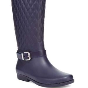 ✨Guess quilted Plum rubber rain/snow boots ✨